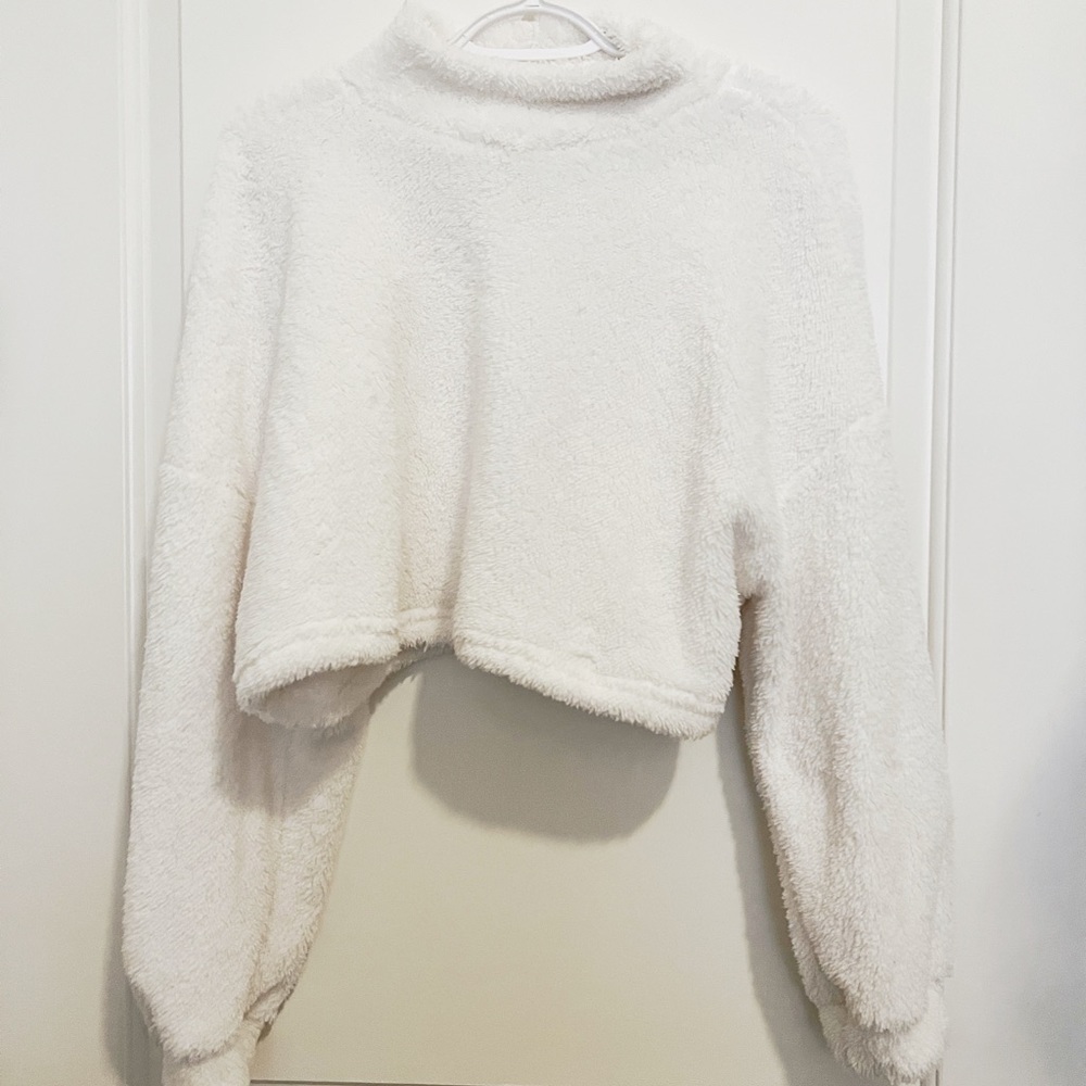 SHEIN Fuzzy Cropped Sweater